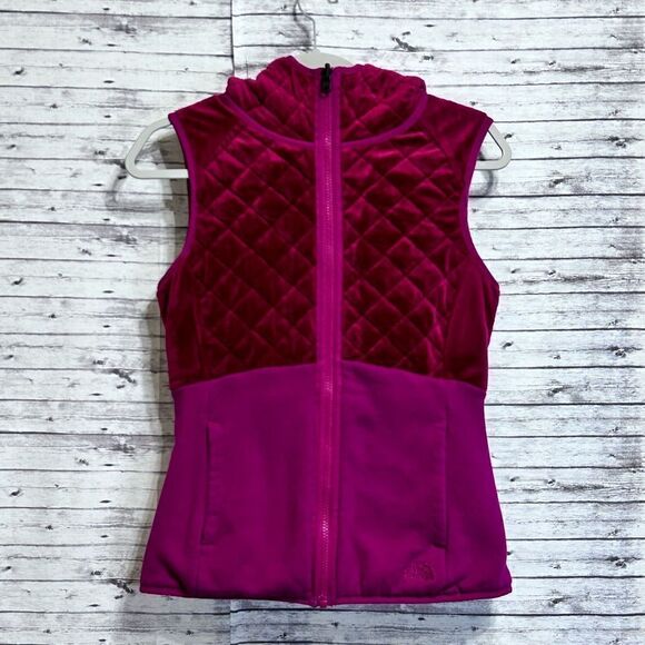 The North Face Reversible Caroluna Quilted Hooded Vest - Picture 3 of 12